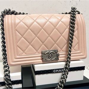 RARE CHANEL LE BOY -Medium Size-Stunning Pink/Nude Color. Stunning 💖💖💖💖